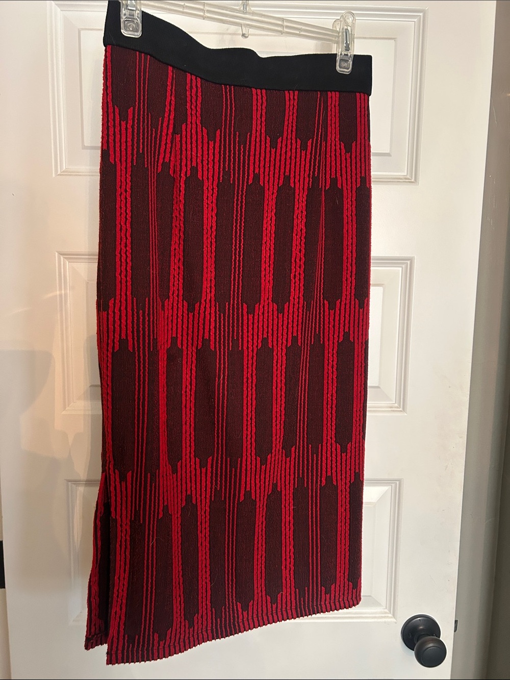 Women’s Red and Black Patterned Knit Pencil Skirt